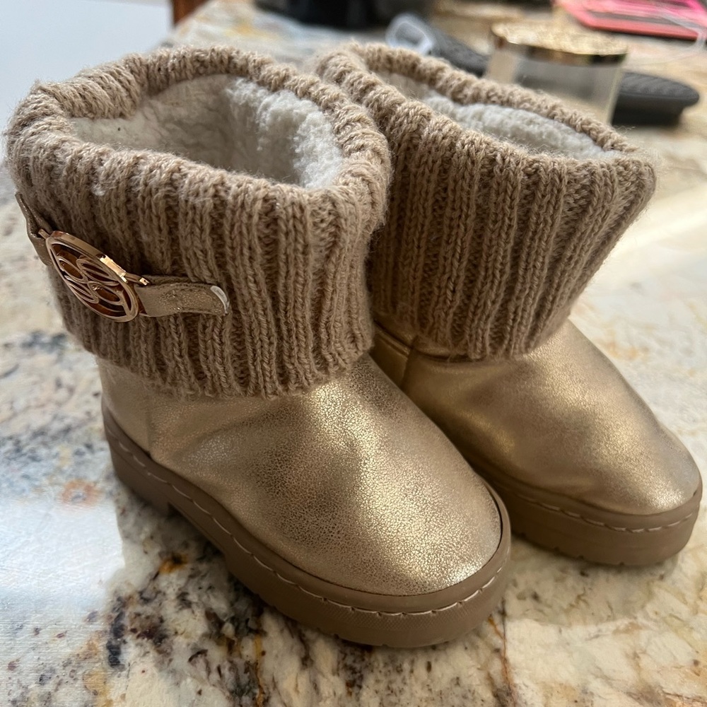 Toddler sweater boots